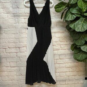 Sam Edelman Black White Pleated long dress size 4